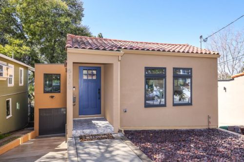 5139 Camden St, Oakland, CA 94619-3401