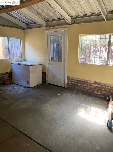 6035 Holway St, Oakland CA  94621-4137 exterior