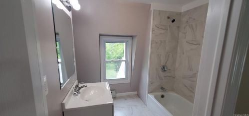 2 Plattekill Rd, Marlborough NY  12542-6023 exterior