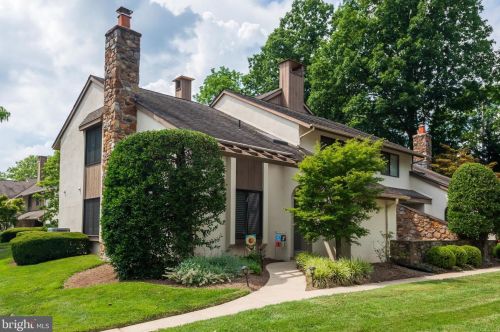 67 Oak Knoll Dr, Berwyn, PA 19312-1283