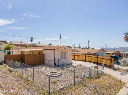 3153 Lake Dr, Lake Havasu City, AZ 86404-9789