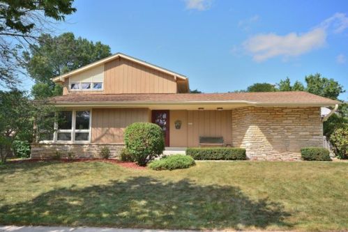 4844 Sumac Ln, Greendale, WI 53129-2915