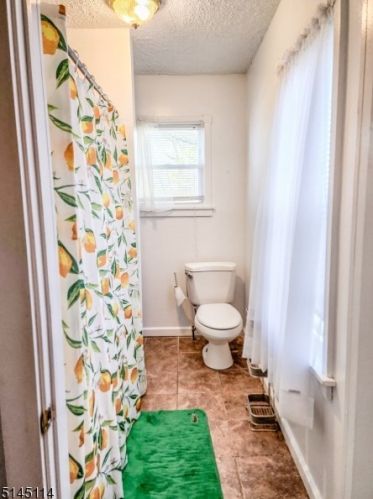 18 Barber Ave, West Deptford NJ  08096-2414 exterior