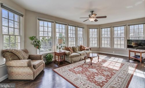 19228 Charandy Dr, Leesburg VA 20175-7215 exterior