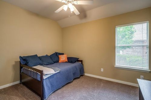 1517 Shadywood Ln, Lewisville TX  75028-4294 exterior