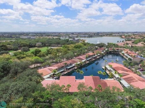 8288 Dundee Ter, Hialeah FL  33016-1405 exterior