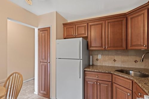307 Hicksville Rd, Bethpage, NY 11714-3465
