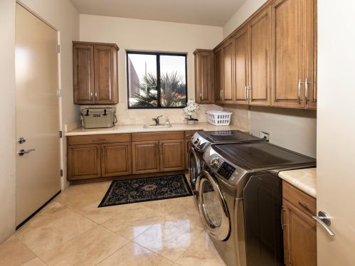 29 Sun Ridge Cir, Rancho Mirage CA  92270-2641 exterior