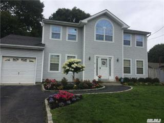 23 Richard Rd, Selden, NY 11784-1401