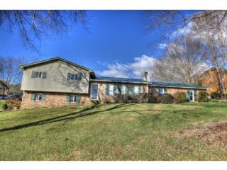 119 Highland Hills Dr, Johnson City, TN 37615-3221