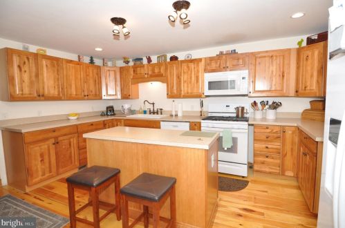 297 Meany Rd, North Hanover, NJ 08562-1615