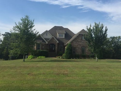 3841 Stonecrest Dr, Columbia, TN 38401-8655