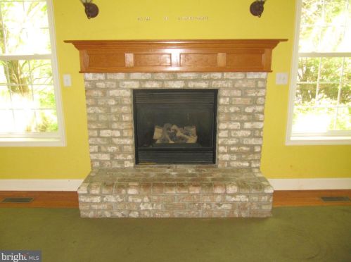 28 Berkshire Dr, Shrewsbury PA  17361-1130 exterior