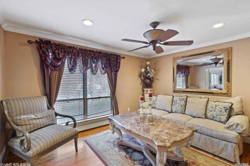 62 Sugar Toms Ln, Muttontown, NY 11732-1150