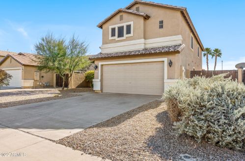 3273 Waterman St, Gilbert, AZ 85297-9322