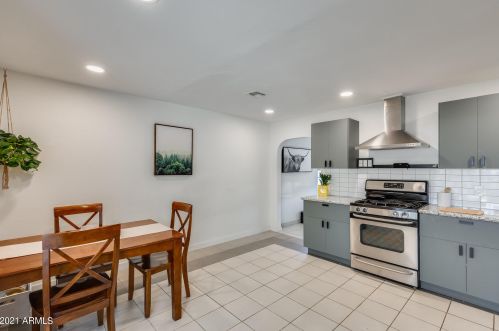 9414 11th Pl, Phoenix AZ  85020-2604 exterior