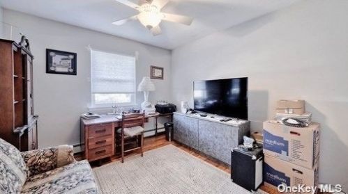 48 Fulton St, Lake Grove NY  11755-3040 exterior