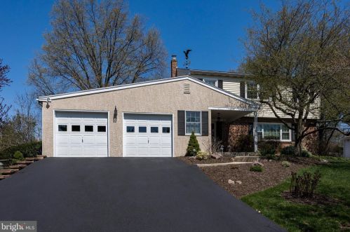 3037 Appledale Rd, Norristown, PA 19403-1733
