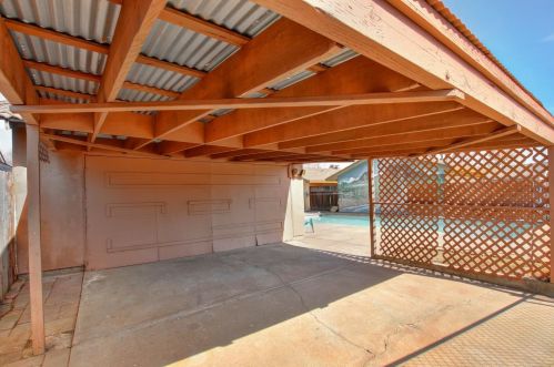 8974 El Oro Plaza Dr, Elk Grove CA 95624-2613 exterior