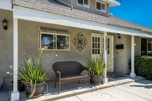 20838 Kingscrest Dr, Santa Clarita, CA 91350-1927
