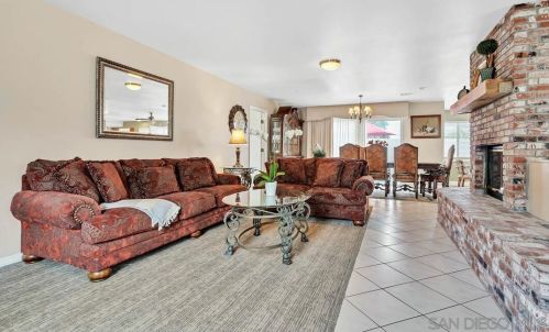 7275 Macquarie St, La Mesa, CA 91942-1426