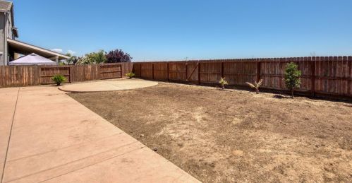 730 Sawtooth St, Manteca CA  95337-7827 exterior