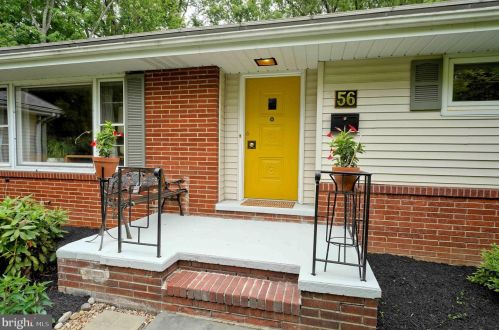 56 Roxboro Rd, Lawrence Township NJ  08648-3925 exterior