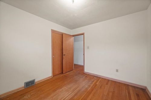 2557 Nicholson Rd, Sewickley PA  15143-8502 exterior