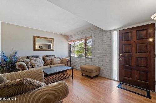 657 7th Pl, Mesa, AZ 85203-6313