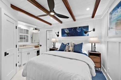 104 Onyx Ave, Newport Beach CA  92662-1208 exterior