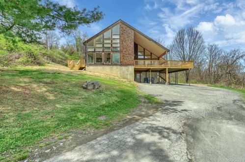 5 Peach Tree Ln, Warwick NY  10990-3133 exterior