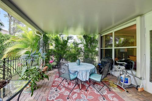 1501 17th Ave, Boynton Beach, FL 33426-6610