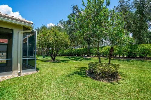 2210 Sapphire Cir, West Palm Beach FL  33411-5196 exterior