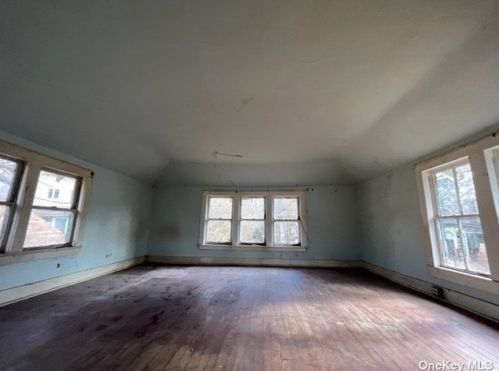 2705 Lighthouse Rd, Southold NY  11971-3107 exterior