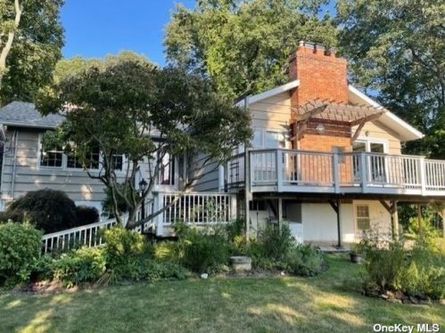 56 Woodside Ave, Northport, NY 11768-1711