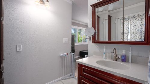 754 Tulare, Vacaville CA  95687-6250 exterior