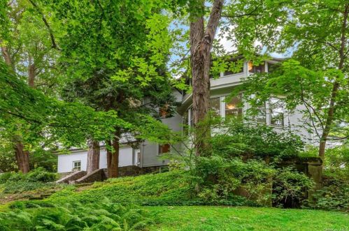 365 Elm Rd, Briarcliff NY  10510-2207 exterior