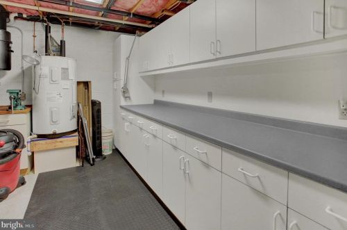 6550 Baywood Dr, Harrisburg PA 17111-6894 exterior