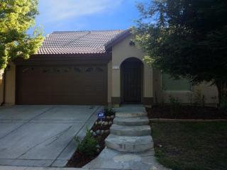 111 Groth Cir, Sacramento, CA 95834-1053