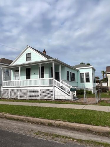 614 13th St, Galveston TX  77550-5037 exterior