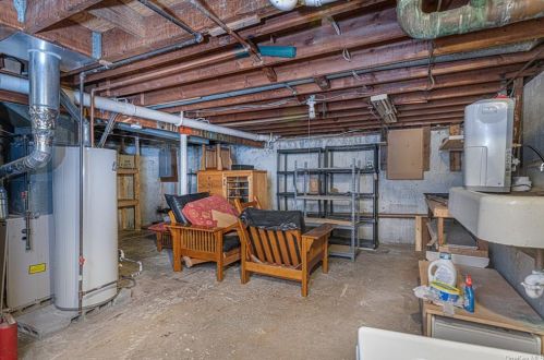 81 Wickham Dr, Warwick NY  10990-2126 exterior