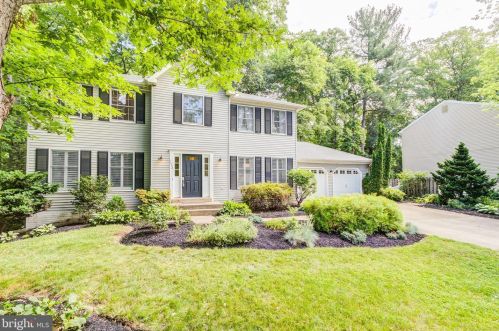 1352 Grant St, Herndon, VA 20170-3009