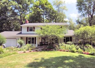 28 Gateway Rd, Fairport, NY 14450-2237