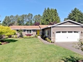 14317 110th Ave, Kirkland, WA 98034-4482