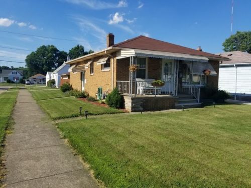 3434 Ctr Dr, Cleveland OH  44134-4616 exterior