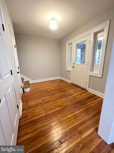 11 Plaza St, Boothwyn, PA 19061-4627