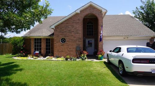 801 Yellowstone Dr, Midlothian, TX 76063-8014