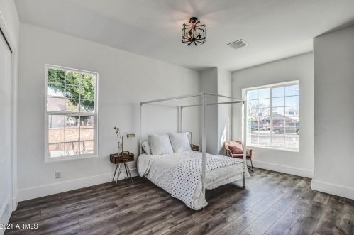 6434 12 St, Phoenix AZ 85086-4804 exterior