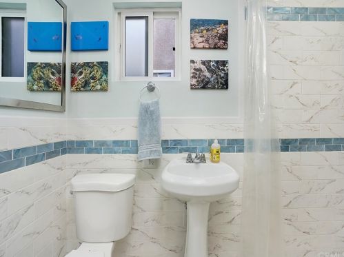 6520 Rosebay St, Long Beach CA  90808-4057 exterior