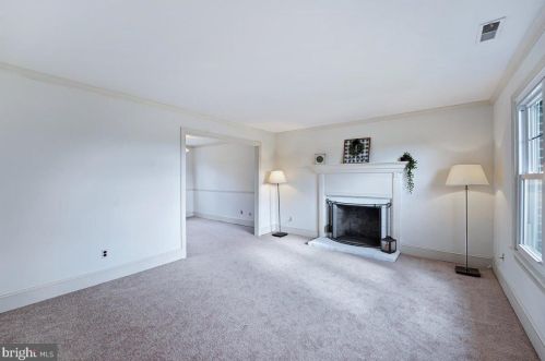 55 Devon Rd, Paoli, PA 19301-1929